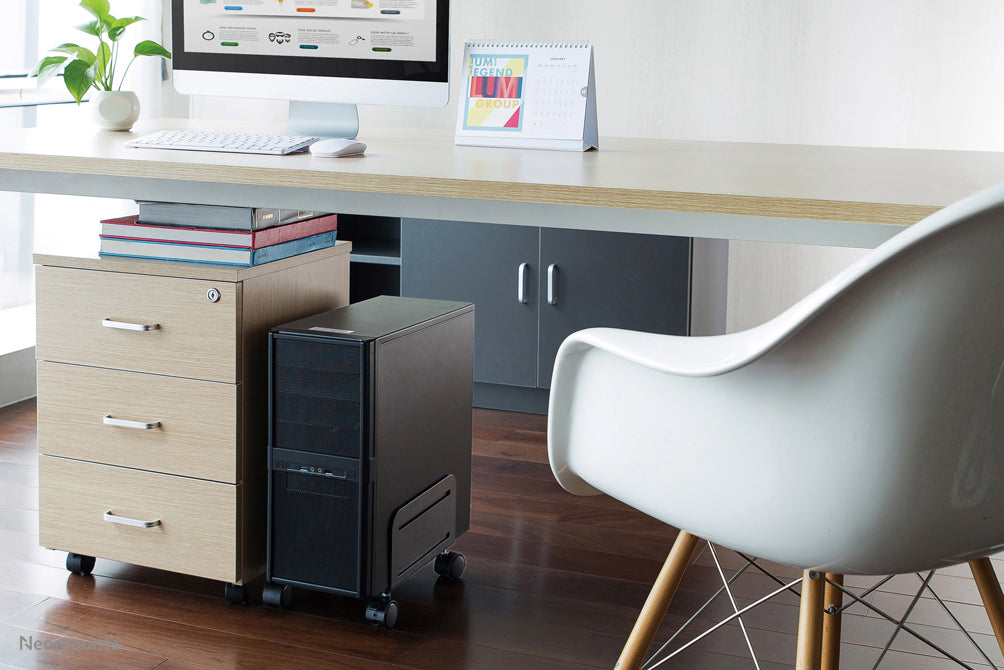 Neomounts CPU-M100 noir est un support mobile pour votre PC.