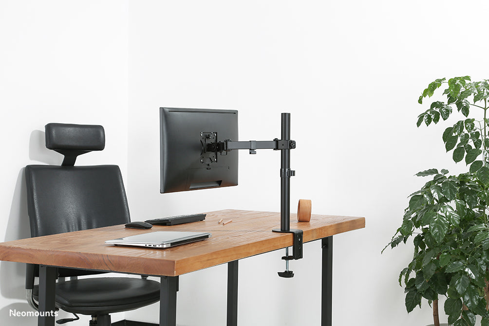 Neomounts FPMA-D550 noir est un support de bureau avec 3 points de rotation pour écrans plats jusqu'à 32 pouces - Noir