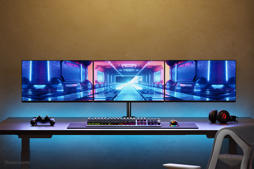 Neomounts FPMA-D550D3 noir est un support de bureau pour 3 écrans plats jusqu'à 27 pouces (69 cm).