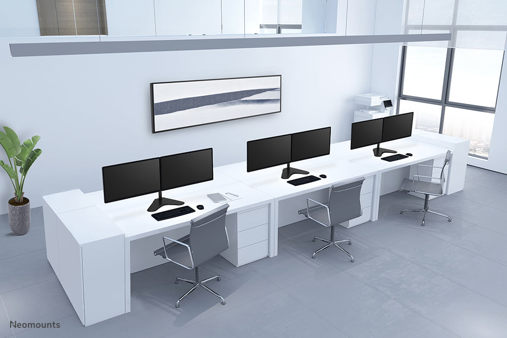 Neomounts FPMA-D550DD noir est un support de bureau pour 2 écrans plats jusqu'à 32 pouces.