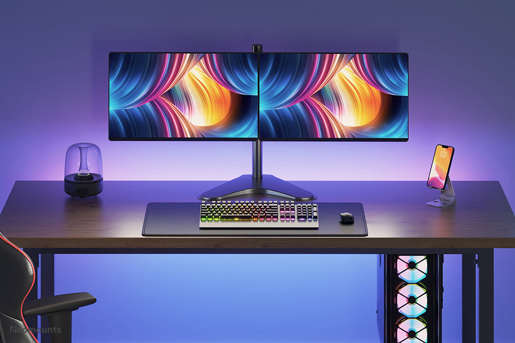 Neomounts FPMA-D550DD noir est un support de bureau pour 2 écrans plats jusqu'à 32 pouces.