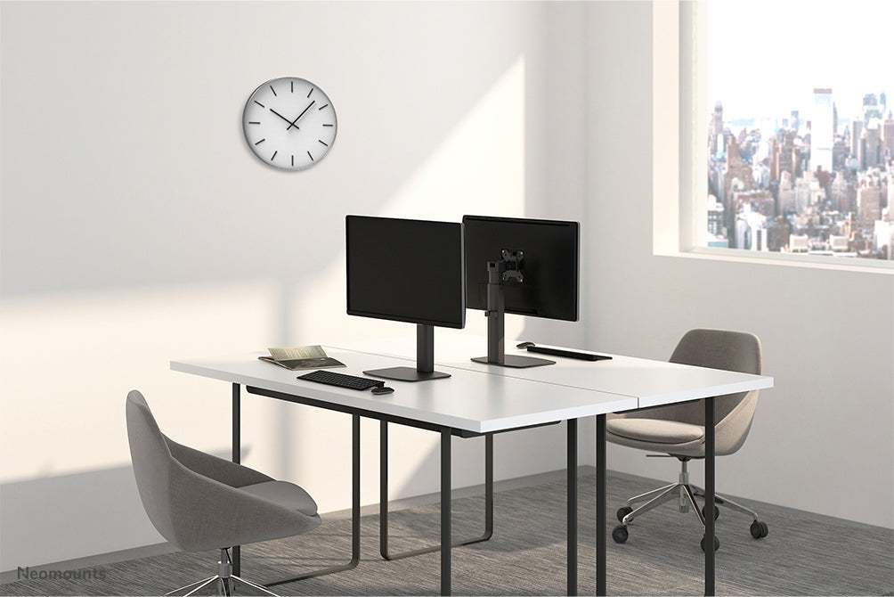 Neomounts FPMA-D865 noir est un support de bureau pour écrans plats jusqu'à 32 pouces (81 cm).