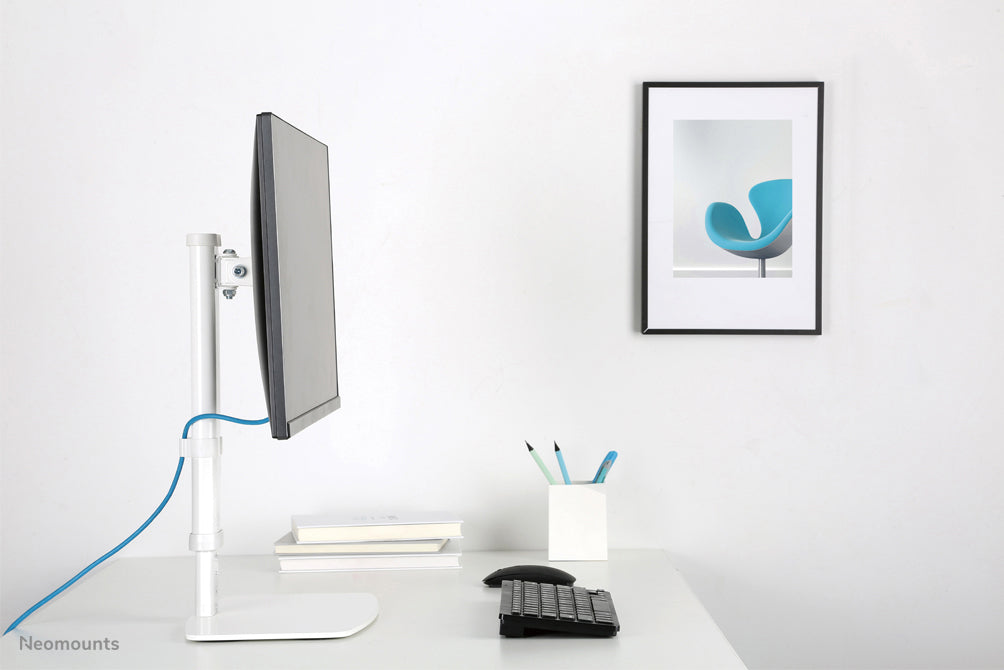 Neomounts FPMA-D890 blanc est un support de bureau pour écrans plats jusqu'à 30 pouces (76 cm).
