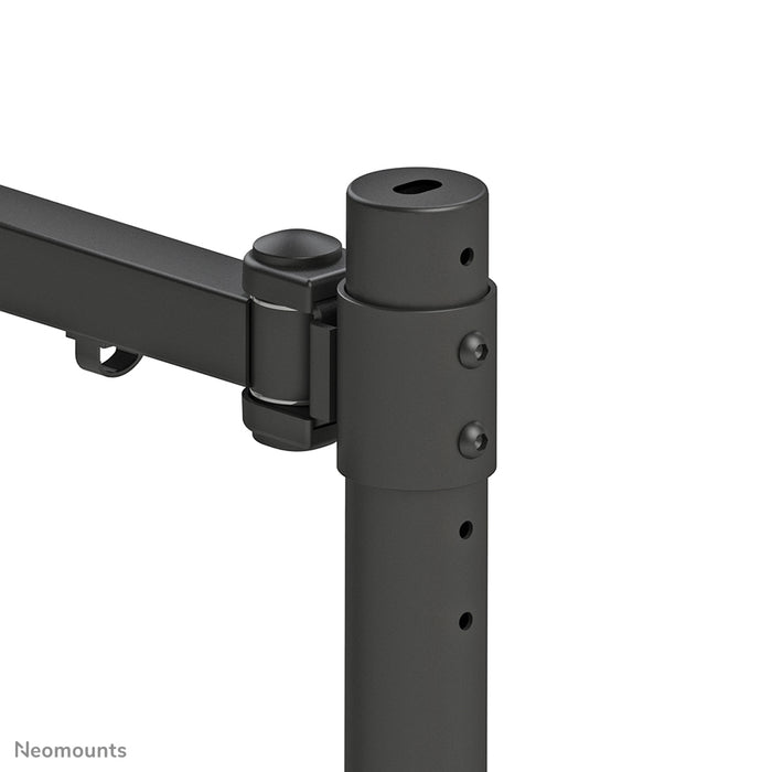 Neomounts FPMA-D960 zwartPLUS est un support de bureau avec 3 points de rotation pour écrans incurvés jusqu'à 49 pouces (124 cm).