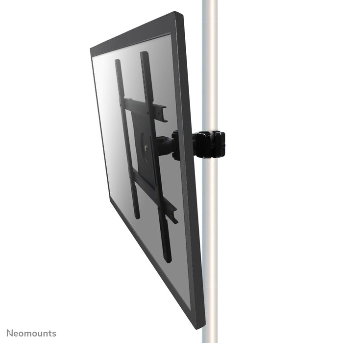 Neomounts FPMA-WP440black est un support de poteau inclinable et pivotant pour écran LCD/LED/TFT jusqu'à 52 pouces (132 cm).
