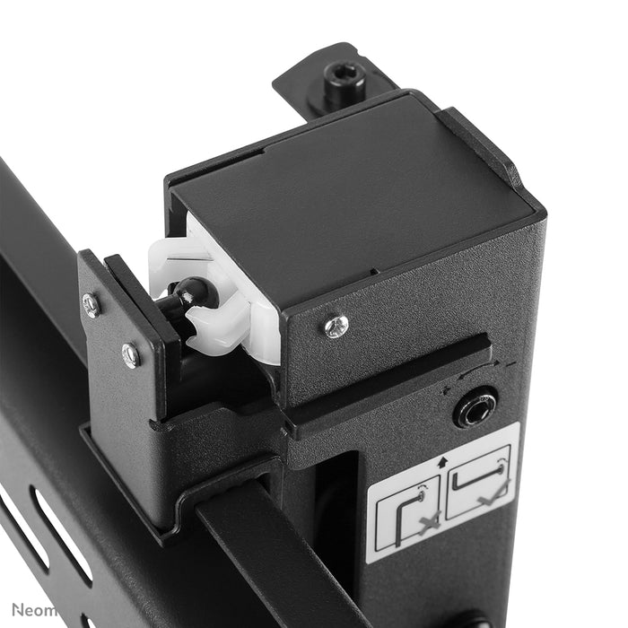 Neomounts LED-VW2500 zwart1 est un support mural plat pour mur vidéo pour écrans jusqu'à 75 pouces (191 cm), pour montage horizontal et vertical - Noir