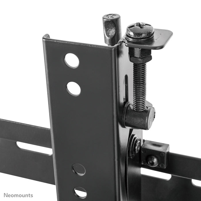 Neomounts LED-VW500black est un support mural plat pour mur vidéo pour écrans jusqu'à 75 pouces (191 cm).