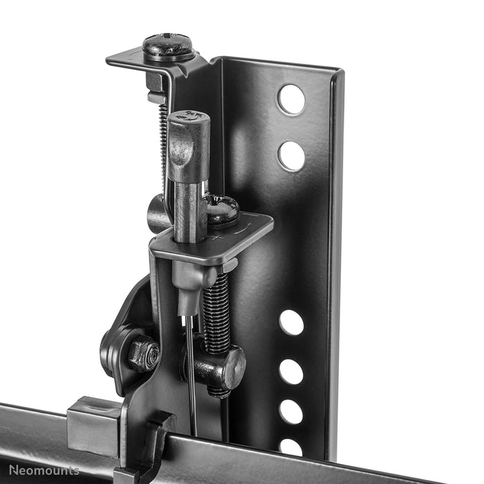 Neomounts LED-VW500black est un support mural plat pour mur vidéo pour écrans jusqu'à 75 pouces (191 cm).