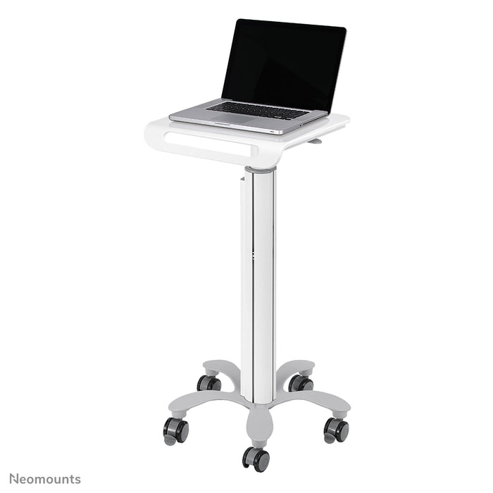 Neomounts MED-M050 est un poste de travail mobile pour ordinateur portable.