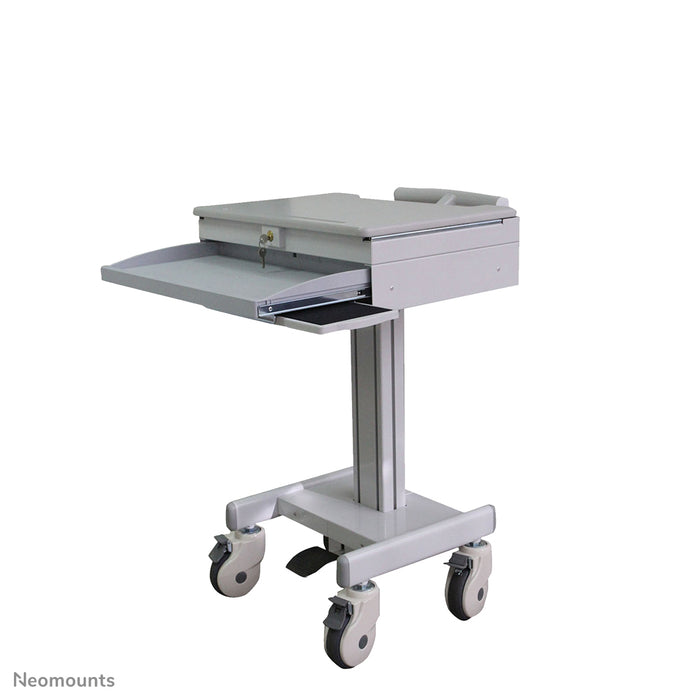 Neomounts MED-M100 est un poste de travail mobile pour ordinateur portable, clavier et souris.