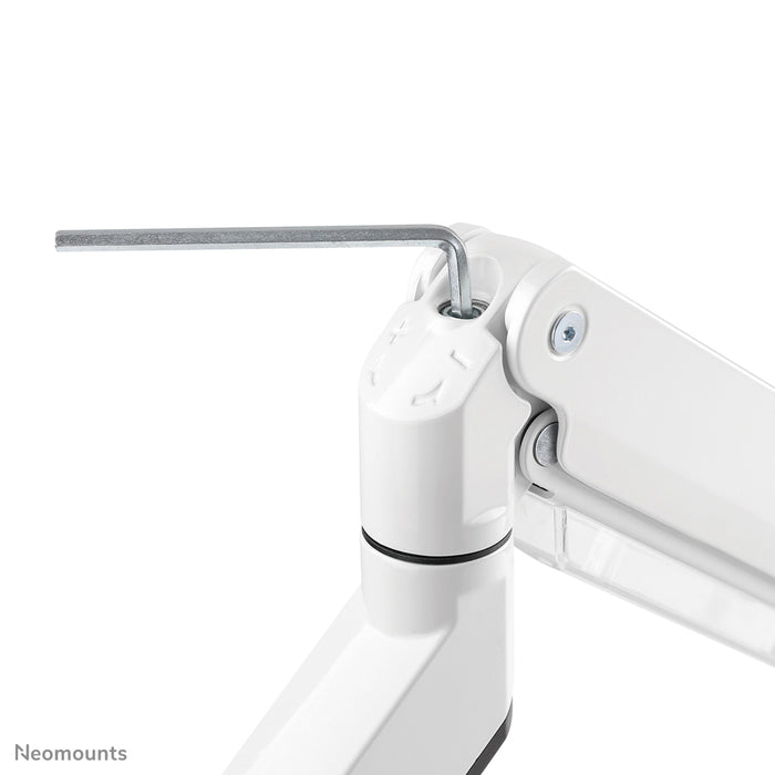 Neomounts NM-D775DX blanc est un support de bureau à vérin à gaz avec barre transversale et levier pour écrans plats jusqu'à 32 pouces (81 cm).