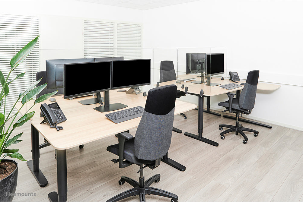Neomounts NS-GLSPROTECT140 est un écran en verre durable de 138 cm offrant une protection contre la distance sur le lieu de travail - Verre trempé, transparent, 100 % recyclable