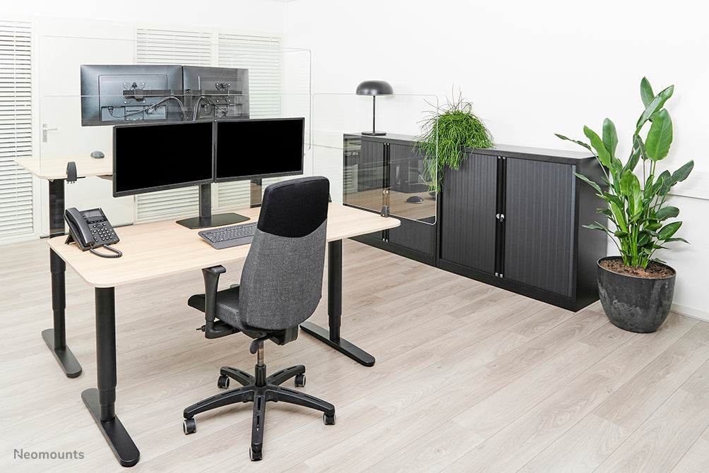 Neomounts NS-GLSPROTECT160 est un écran en verre durable de 158 cm offrant une protection contre la distance sur le lieu de travail - Verre trempé, transparent, 100 % recyclable