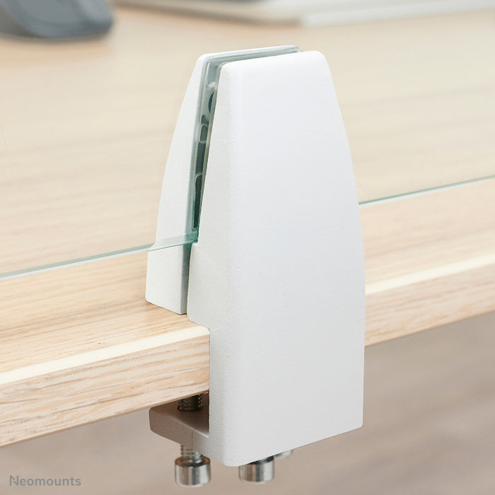 Neomounts NS-GLSPROTECT100 est un écran en verre durable de 100 cm offrant une protection contre la distance sur le lieu de travail - Verre trempé, transparent, 100 % recyclable