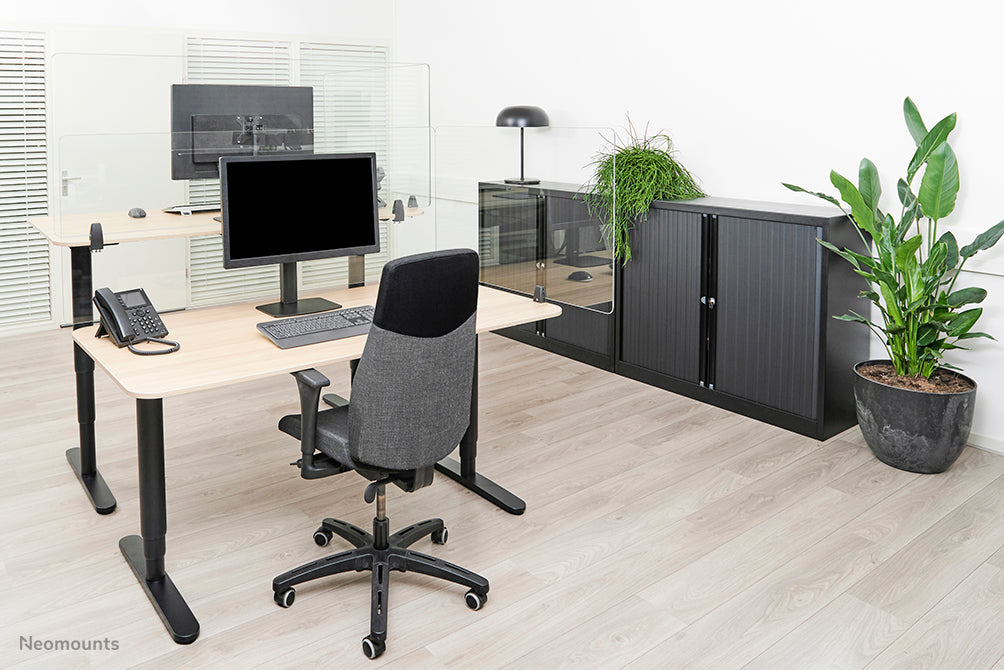 Neomounts NS-GLSPROTECT100 est un écran en verre durable de 100 cm offrant une protection contre la distance sur le lieu de travail - Verre trempé, transparent, 100 % recyclable
