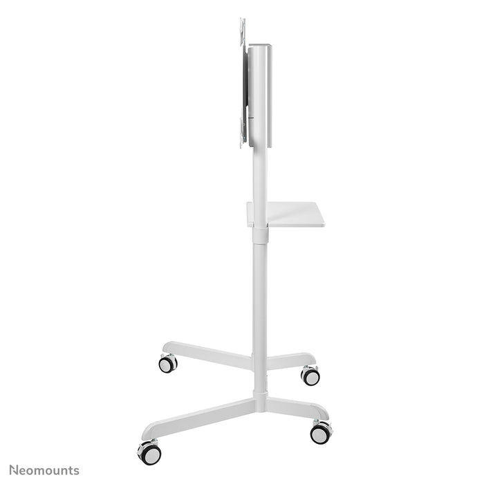 Neomounts NS-M1250 blanc est un meuble mobile pour écrans plats jusqu'à 70 pouces (178 cm). Incl. plateau pour ordinateur portable - Blanc
