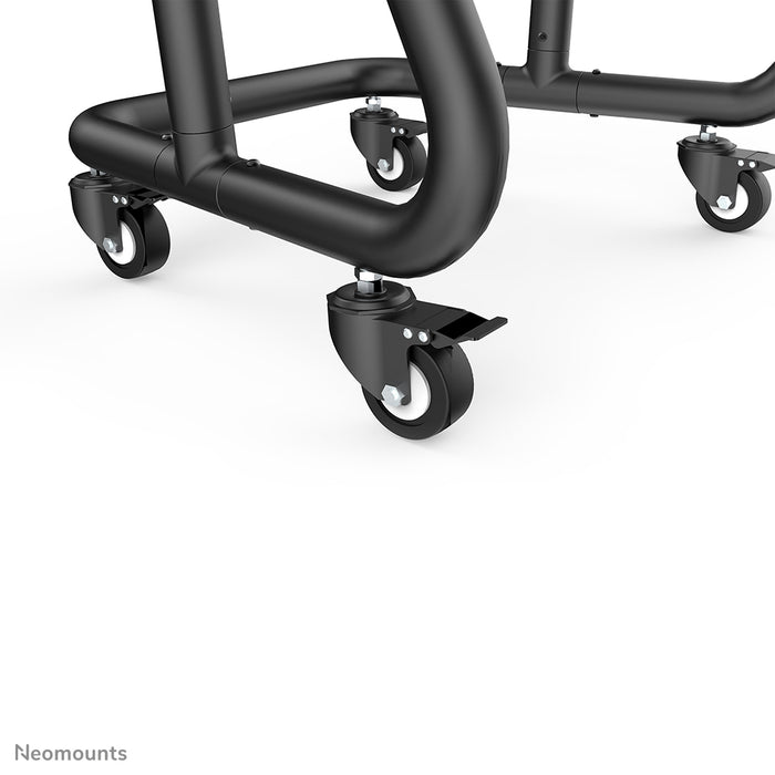 Neomounts NS-M3600black est un meuble mobile pour écrans plats jusqu'à 80 pouces (203 cm).