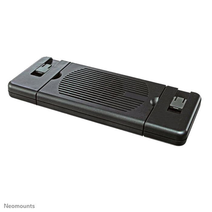 Neomounts NSLC200 est un refroidisseur pour ordinateur portable qui refroidit un ordinateur portable à 15 degrés.