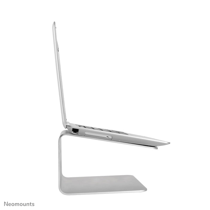 Neomounts NSLS050 est un support de bureau pivotant à 360 degrés pour un ordinateur portable.
