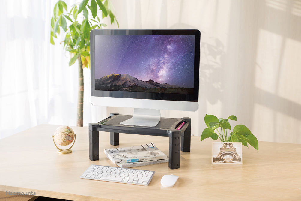 Neomounts NSMONITOR20 est un support surélevé pour un moniteur ou un ordinateur portable.