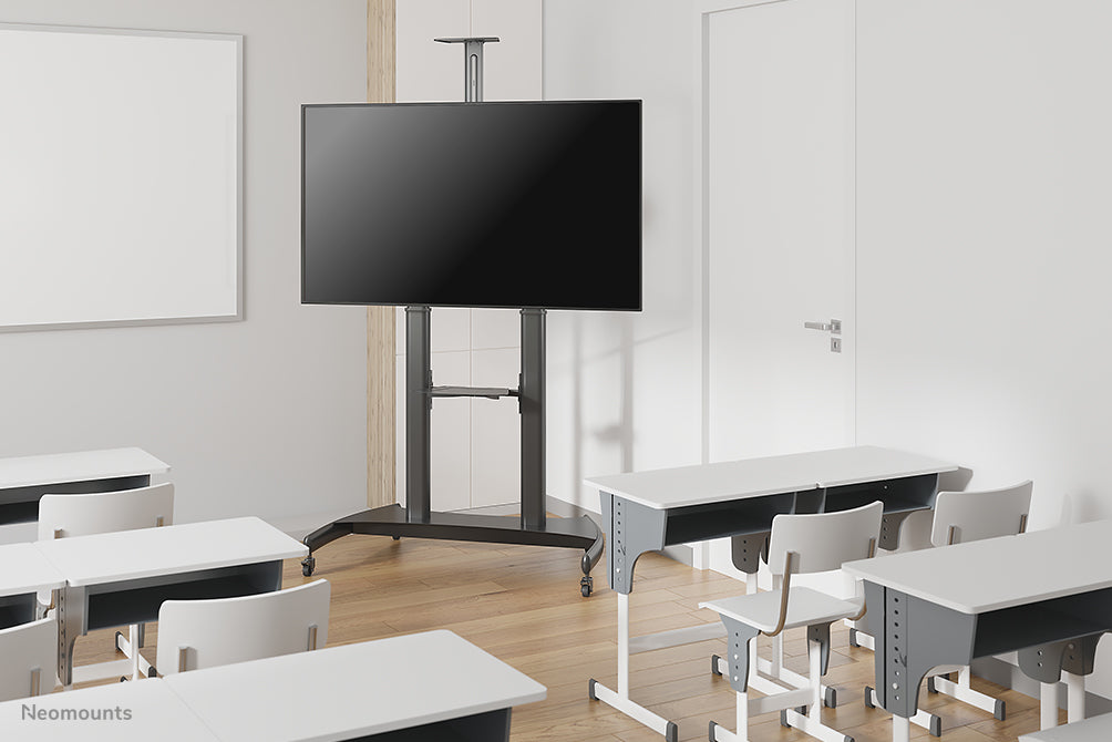 Neomounts PLASMA-M1950E est un meuble mobile pour écrans plats jusqu'à 100 pouces (254 cm). Incl. plateau pour ordinateur portable.