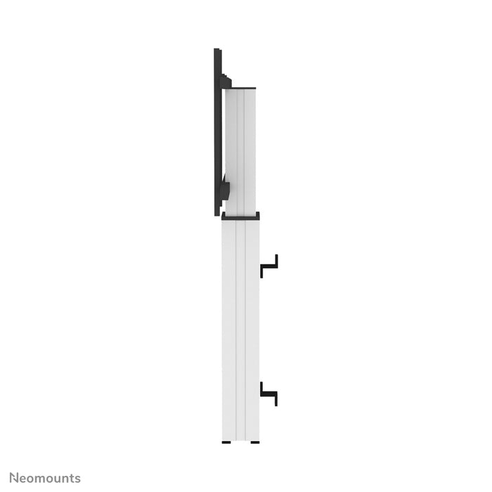 Neomounts PLASMA-W2250 argent est un support mural motorisé pour écrans jusqu'à 100 pouces.